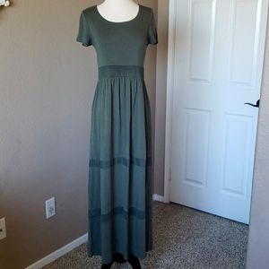 SPENSE Tiered Maxi Olive Dress Size Small